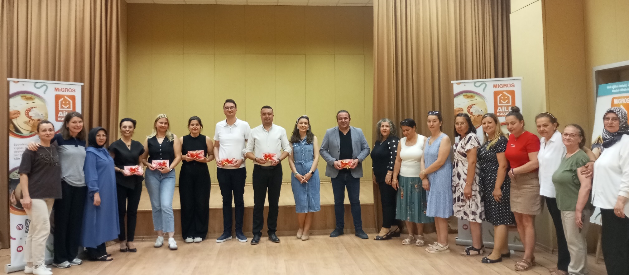 Keşan Migros Aile Kulübü, Sağlık Bakanlığı’nın SAHA projesi kapsamında gerçekleştirilen eğitimlere ev sahipliği yaparak yerel iş birlikleriyle sosyal fayda yaratan projelere öncülük ediyor. 